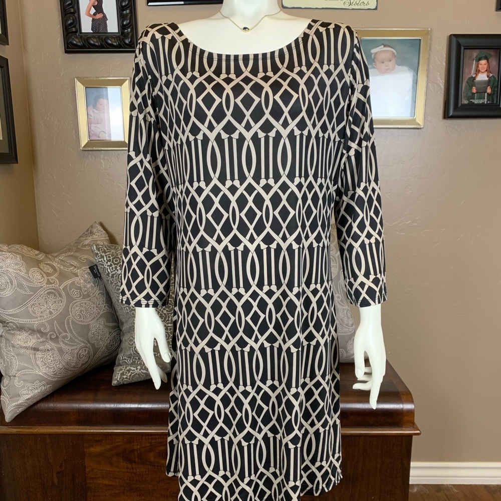 Classic Geometric Shift Dress - Black & Cream